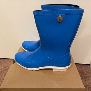 IN SEARCH OF ISO UGG Vibrant Blue Waterproof Boots
